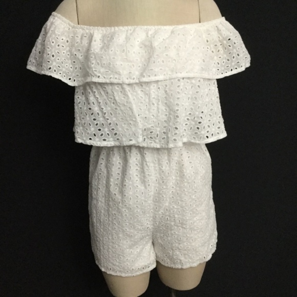 NWT Missguided Eyelet Strapless Romper Off The Shoulder Sz 6